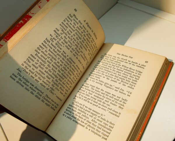 Hardy Boys #16 "A Figure in Hiding" [1948] This is the 1948a-15 printing as per Carpentieri & Mular - Image 10