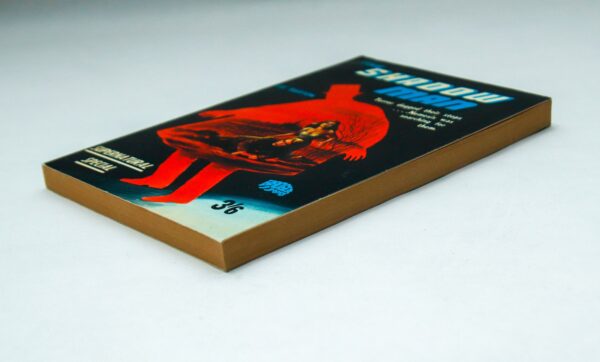 Thriller vintage paperback "The Shadow Man" [1966] The Night Walker is abroad again... Seemingly unread vintage paperback - Image 4