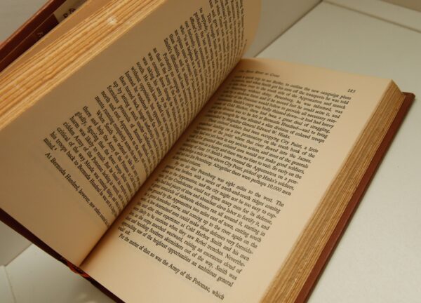 c.1953 Bruce Catton "A Stillness At Appomattox" Decorated faux leather vintage hardcover - Image 7