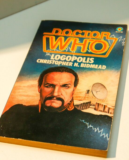 1984 Doctor Who episode novel “Logopolis” Tom Baker as Fourth Doctor Season 18 – 1981 Vintage British paperback