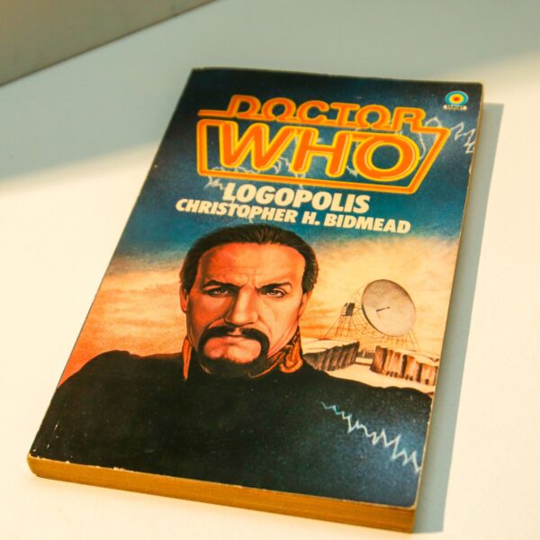 1984 Doctor Who episode novel "Logopolis" Tom Baker as Fourth Doctor Season 18 - 1981 Vintage British paperback