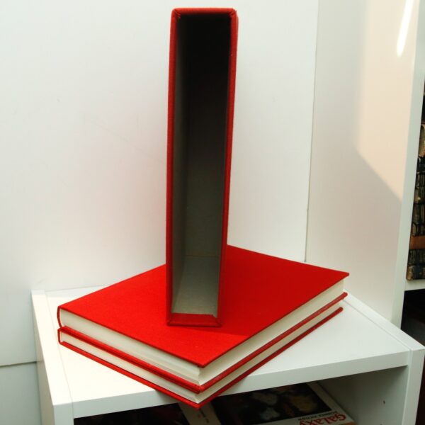 Numbered limited edition 2 volume set w- slipcase "The Red Badge of Courage - Facsimile & Apparatus [1973] Stephen Crane Buckram wrapped #92 - Image 2