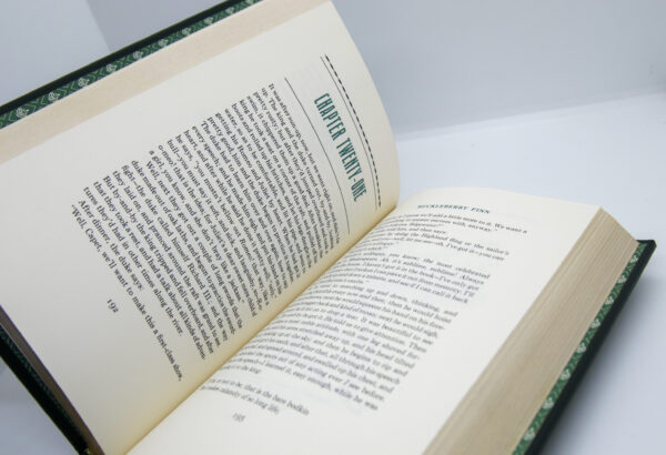 Mark Twain "The Adventures of Huckleberry Finn" c.1979 Leather vintage book Illustrated with 1885 first edition artwork - Image 10