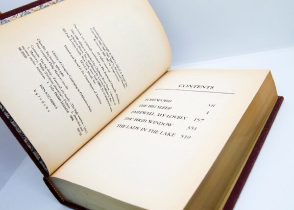 Raymond Chandler 4 novels in one book First edition thus 1986 Cloth & faux leather decorated vintage hardcover - Image 6