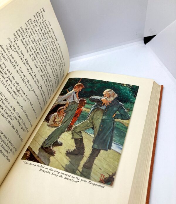 Mark Twain "The Adventures of Huckleberry Finn" c.1940 Cloth-wrapped vintage book Illustrated by Norman Rockwell Color and black and white - Image 7