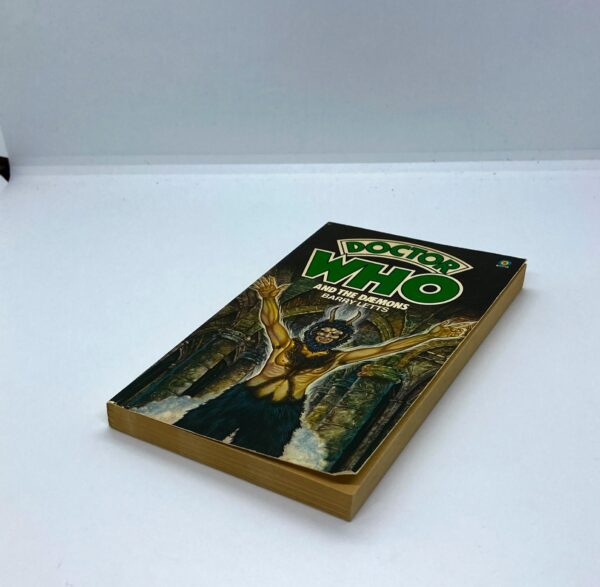 1982 Doctor Who episode novel "The Daemons"  Jon Pertwee as the Third Doctor Season 8 1971  Vintage British paperback