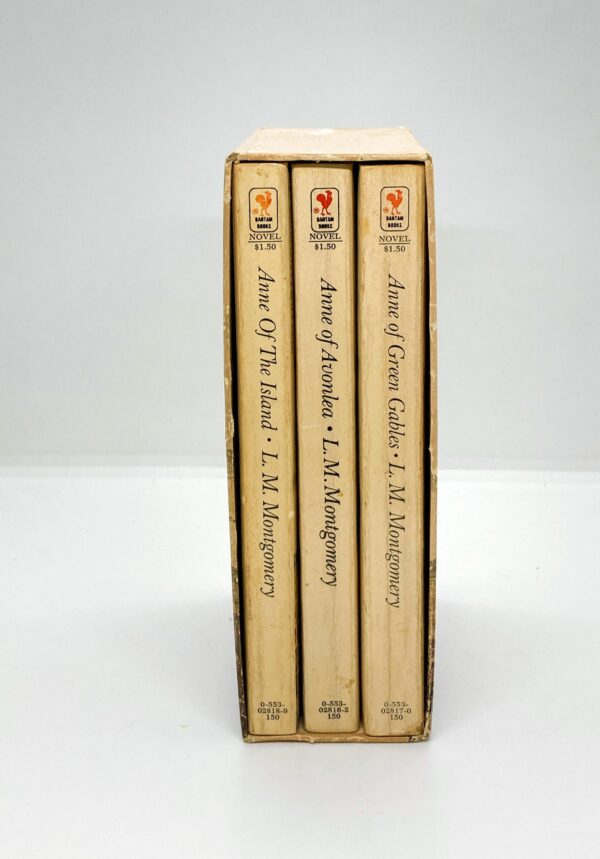 Anne of Green Gables vintage 3 book box-set c.1978 Anne of Green Gables Avonlea & The Island trilogy paperback novels - Image 2