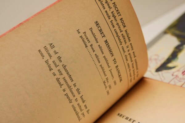 2-book thriller set "Never Kill a Cop" & "Secret Mission To Bangkok" First editions Vintage paperbacks  1959 / 1961 - Image 5