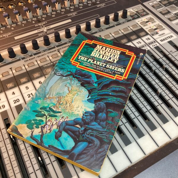Marion Zimmer Bradley "The Planet Savers" 1976 Darkover Series 2 shorts