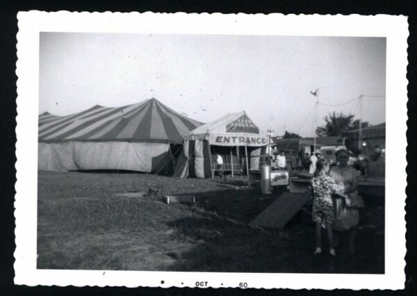 Cole Brothers Circus vintage B&W photographs [1958-1960] Set of 4 3.5 x 5" B1 - Image 3