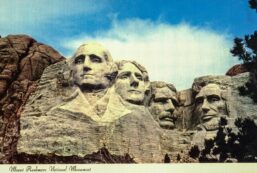 Mount Rushmore National Monument vintage postcard [c.1964] Unposted pristine B1