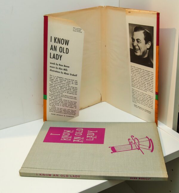Children's book "I Know an Old Lady" [1969] Illustrated by Abner Graboff vintage hardcover with jacket - Image 3