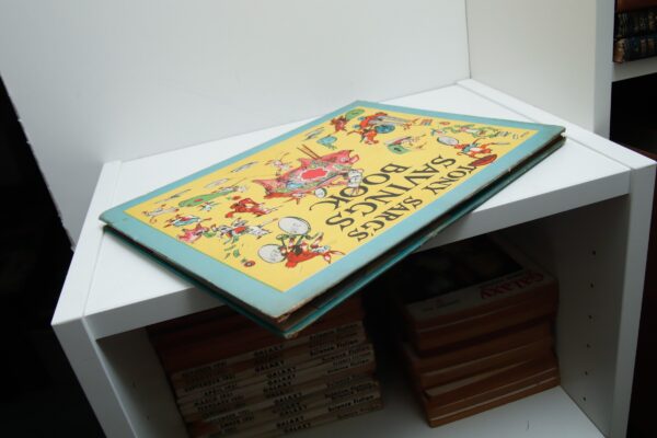 Tony Sarg's Savings Book "A Trip to Golden City" [1946] First edition Large children's picture book with spots to insert coins & dollar bill - Image 5
