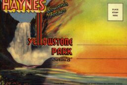 Yellowstone Park vintage Hayne's Souvenir Folder [c.1958] 16 full-color hand-tinted pictures LIKE NEW