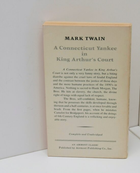 Mark Twain “A Connecticut Yankee in King Arthur’s Court” Vintage Paperback c.1964 Pristine condition