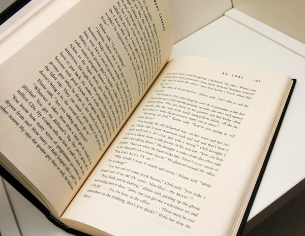 Elmore Leonard "Be Cool" Signed by the author c.1999 Early printing Chili Palmer is back! - Image 7