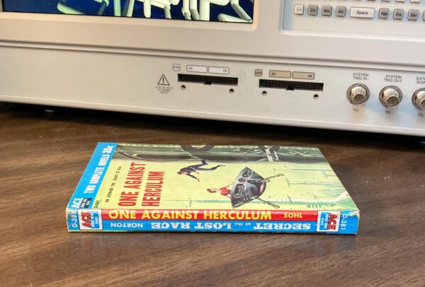 Ace "Double" Secret of the Lost Race & One Against Herculum c.1959 Vintage sci fi paperback book - Image 3