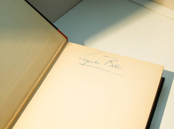 Beasts and Men First edition hardcover [1956] Pierre Gascar Vintage hardcover in two-tone cloth wrapped boards - Image 6