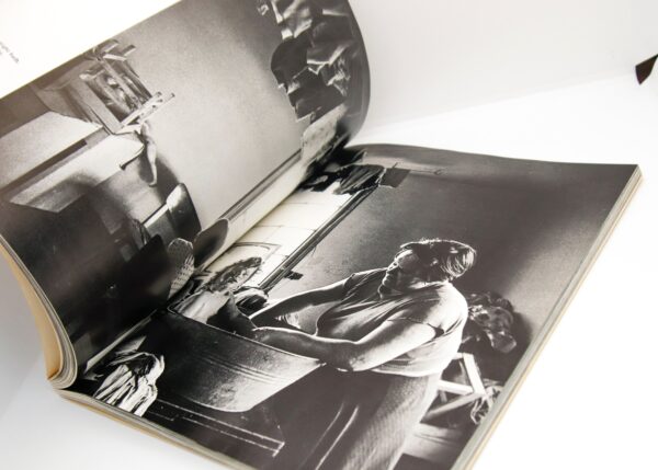 Eve Arnold "The Unretouched Woman" 1976 First edition paperback photography book Full-color & black and white photographs - Image 7