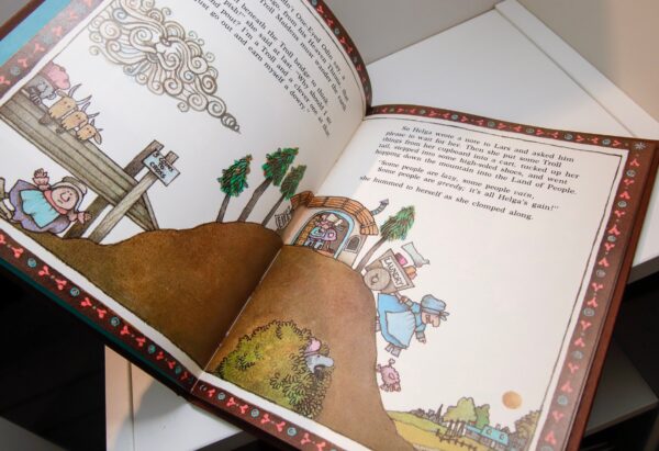 Tomie de Paola "Helga's Dowry" 1977 1st edition picture story book in original dust jacket