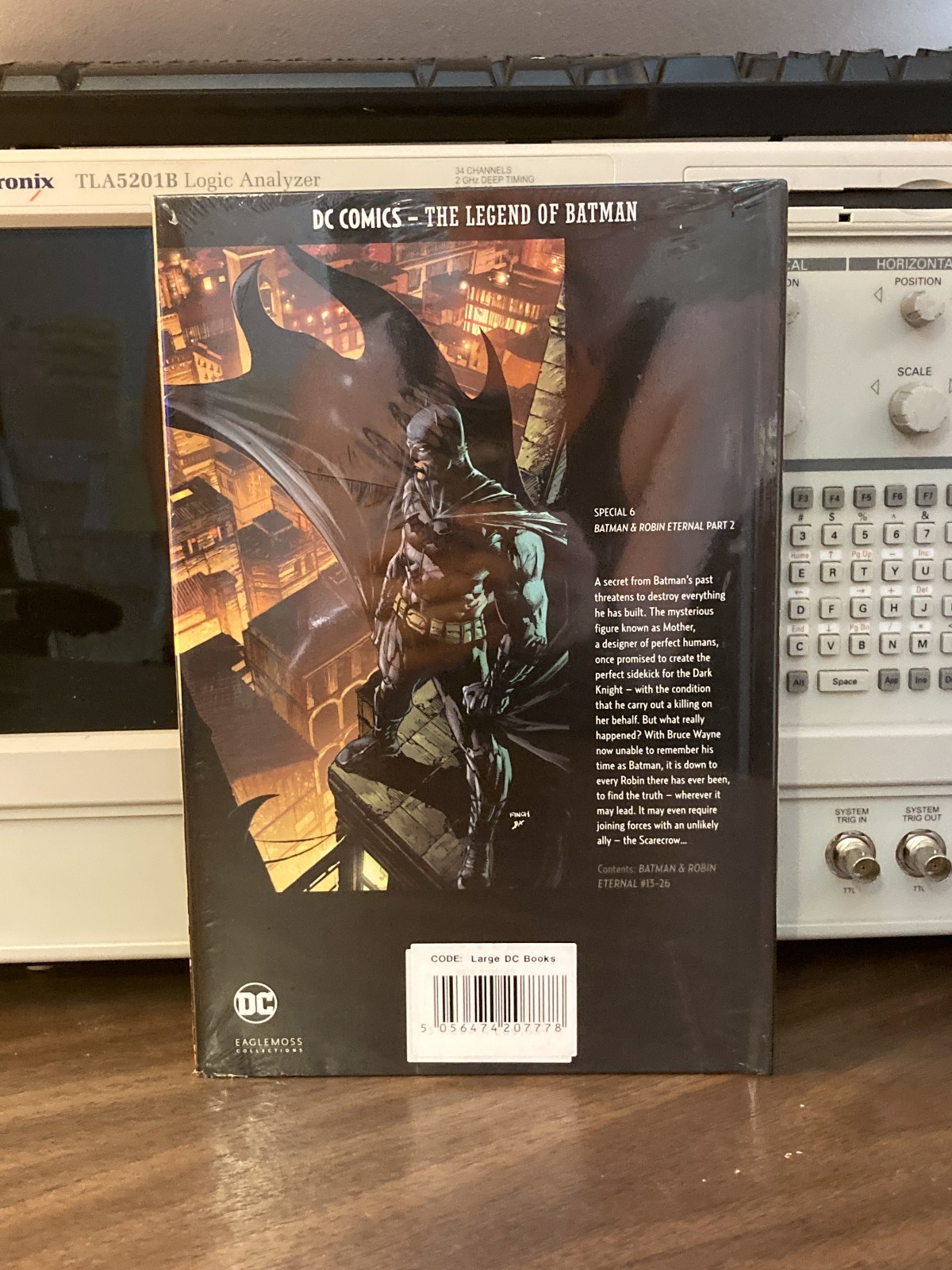 DC Legend of Batman & Robin Eternal Part 2 2019 NEW SEALED 1st edition - Image 2