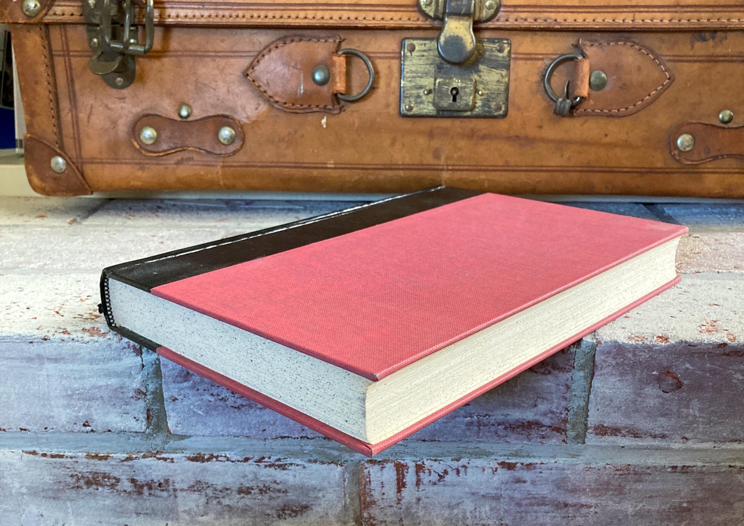 Jules Verne "A Journey to the Center of the Earth" c.1966 illustrated vintage hardcover - Image 4