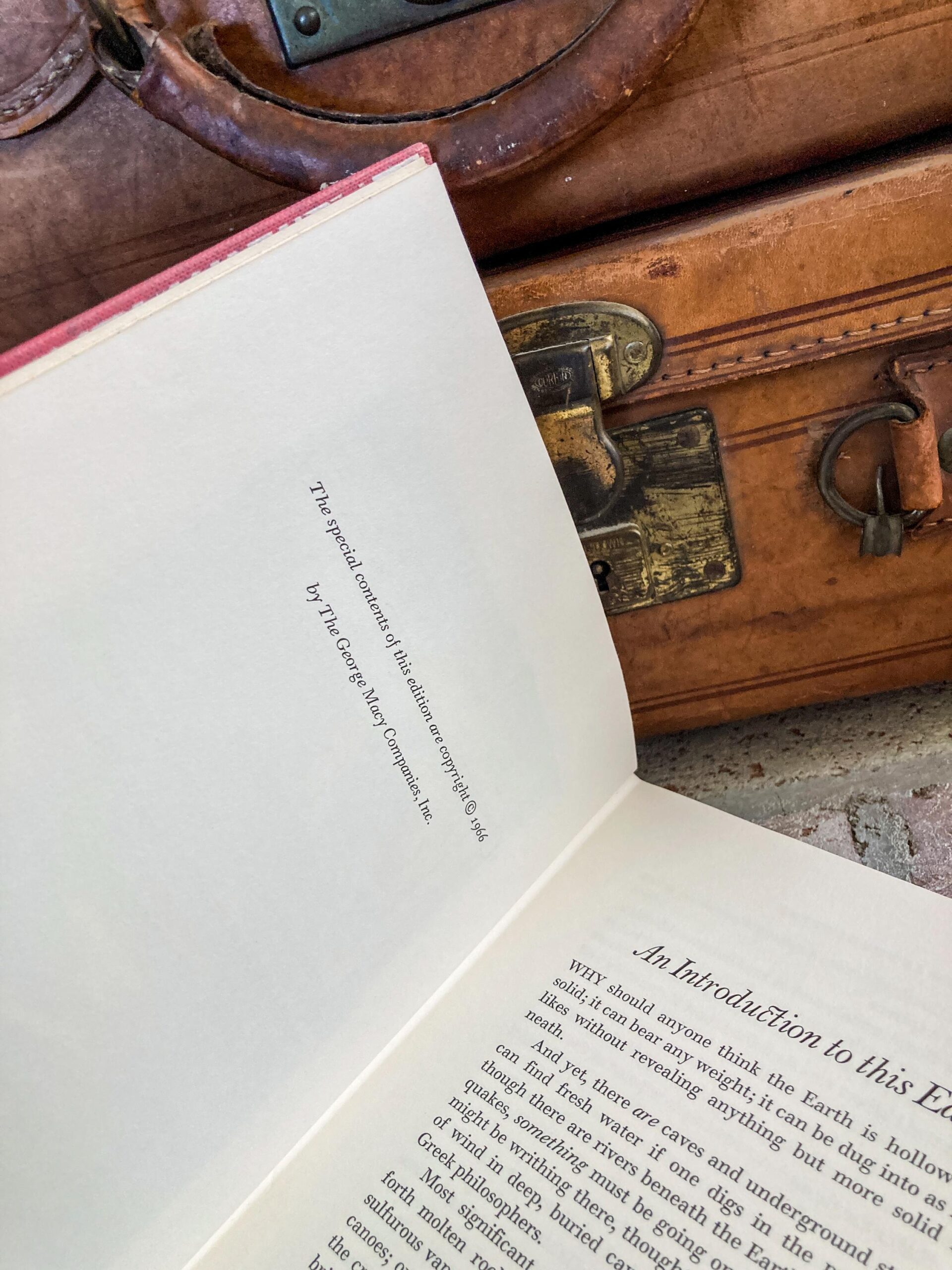 Jules Verne "A Journey to the Center of the Earth" c.1966 illustrated vintage hardcover - Image 5