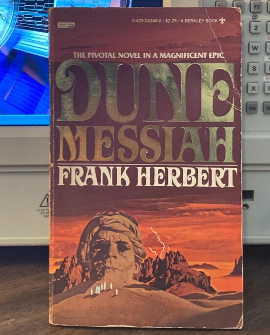 Arthur C. Clarke “Earthlight” 1977 vintage paperback