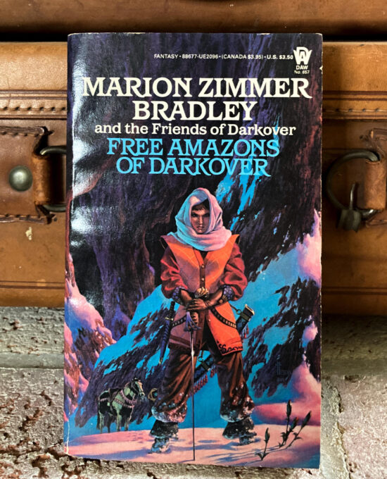 Marion Zimmer Bradley “Free Amazons of Darkover” 1985 First edition vintage paperback Like New!