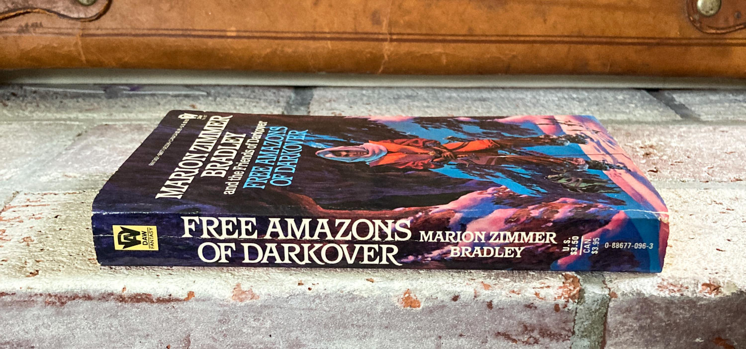 Marion Zimmer Bradley "Free Amazons of Darkover" 1985 First edition vintage paperback Like New! - Image 3