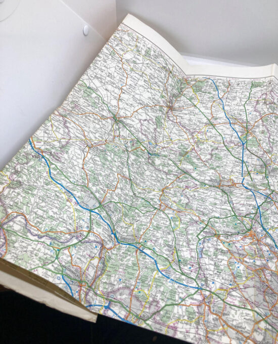 Vintage roadmap “AZ 35 Miles Around London” Color Single-sided 32 panels fold-out 1970s (?)