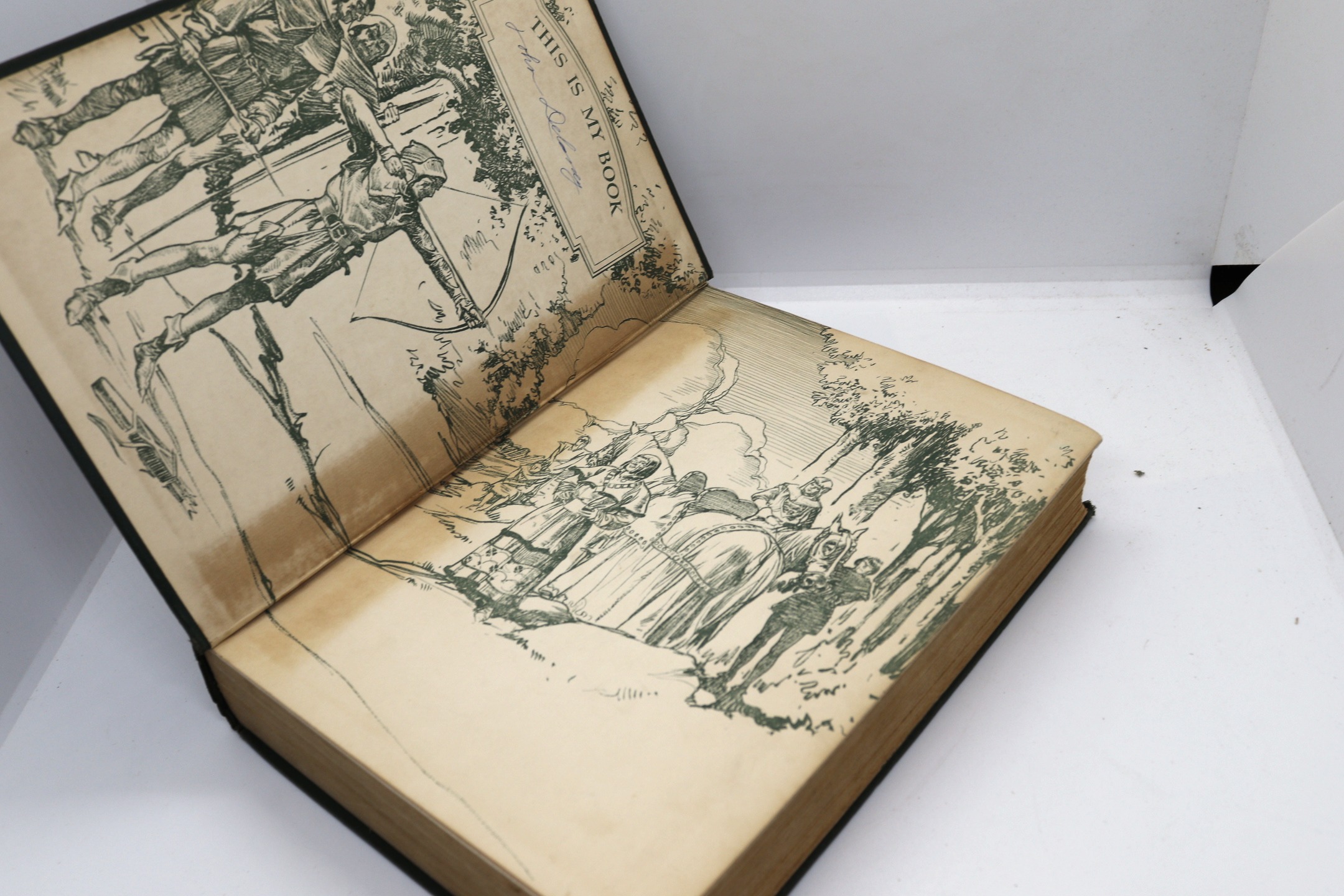 Robin Hood - Hudson Fine Books