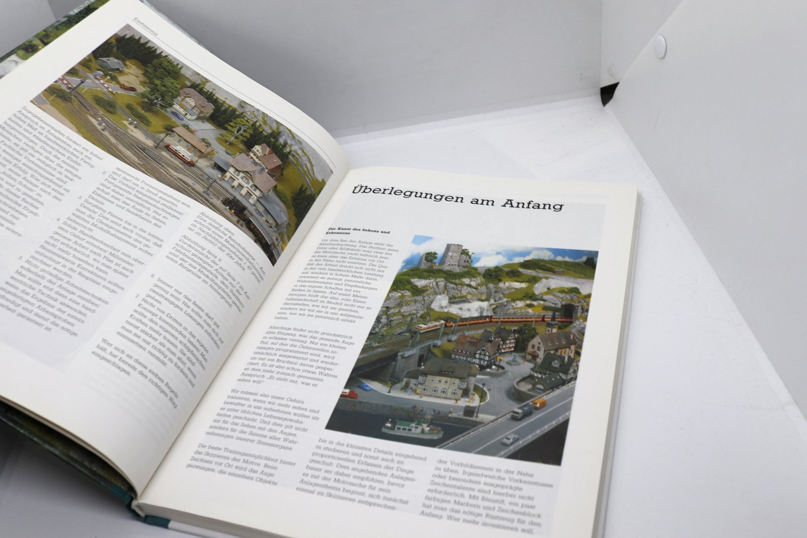 Meisterschule Modellbahnbau: Vorbildtreue Gestaltung von Bahn und Landschaft - Hudson Fine Books