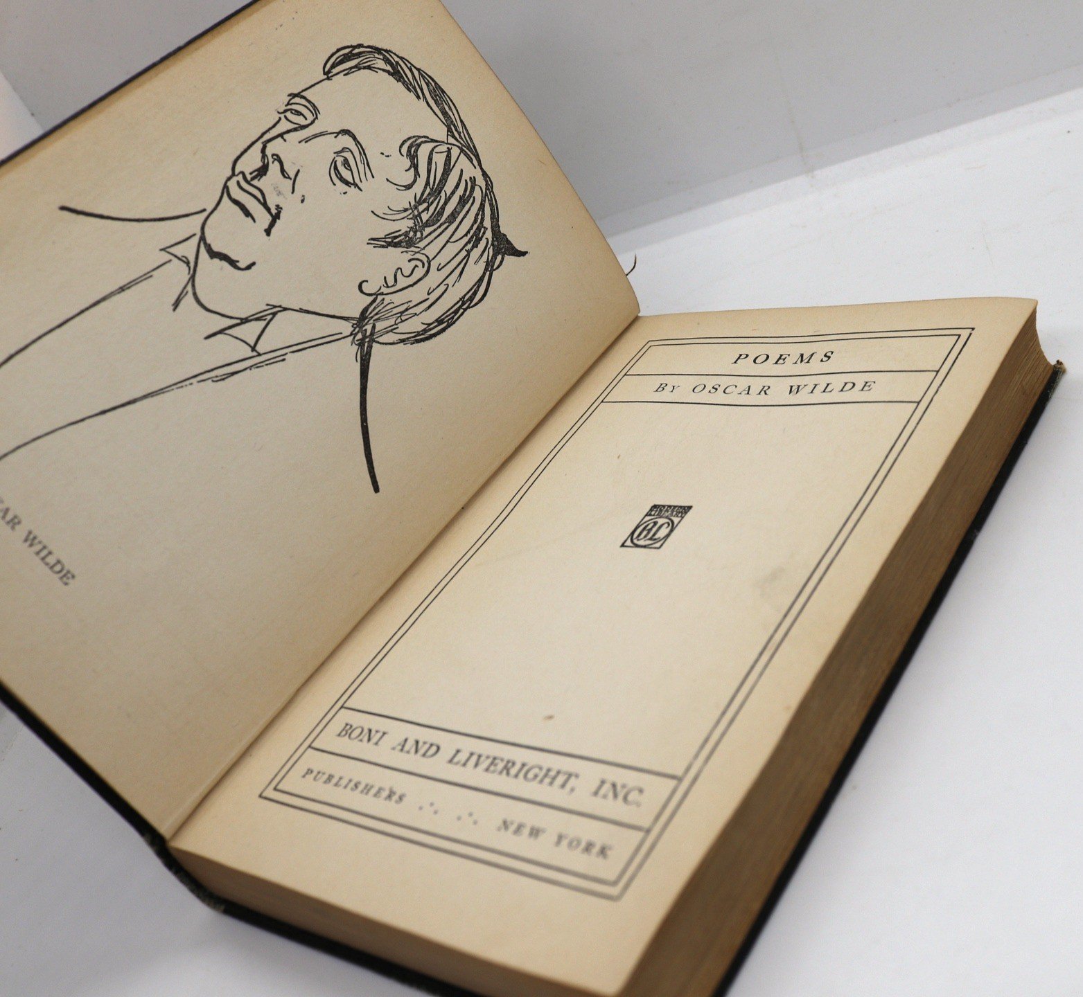 Poems of Oscar Wilde - Hudson Fine Books