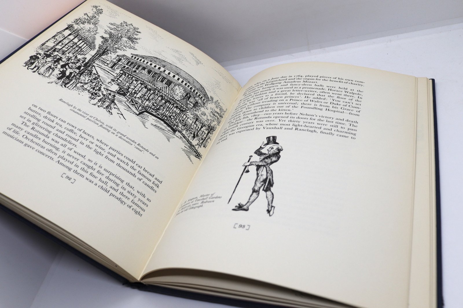London's River: The Story of a City - Hudson Fine Books